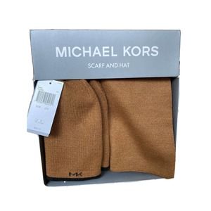 Michael Kors Small MK logo Scarf & Reversible Beanie Hat Set - Camel Brown/Black